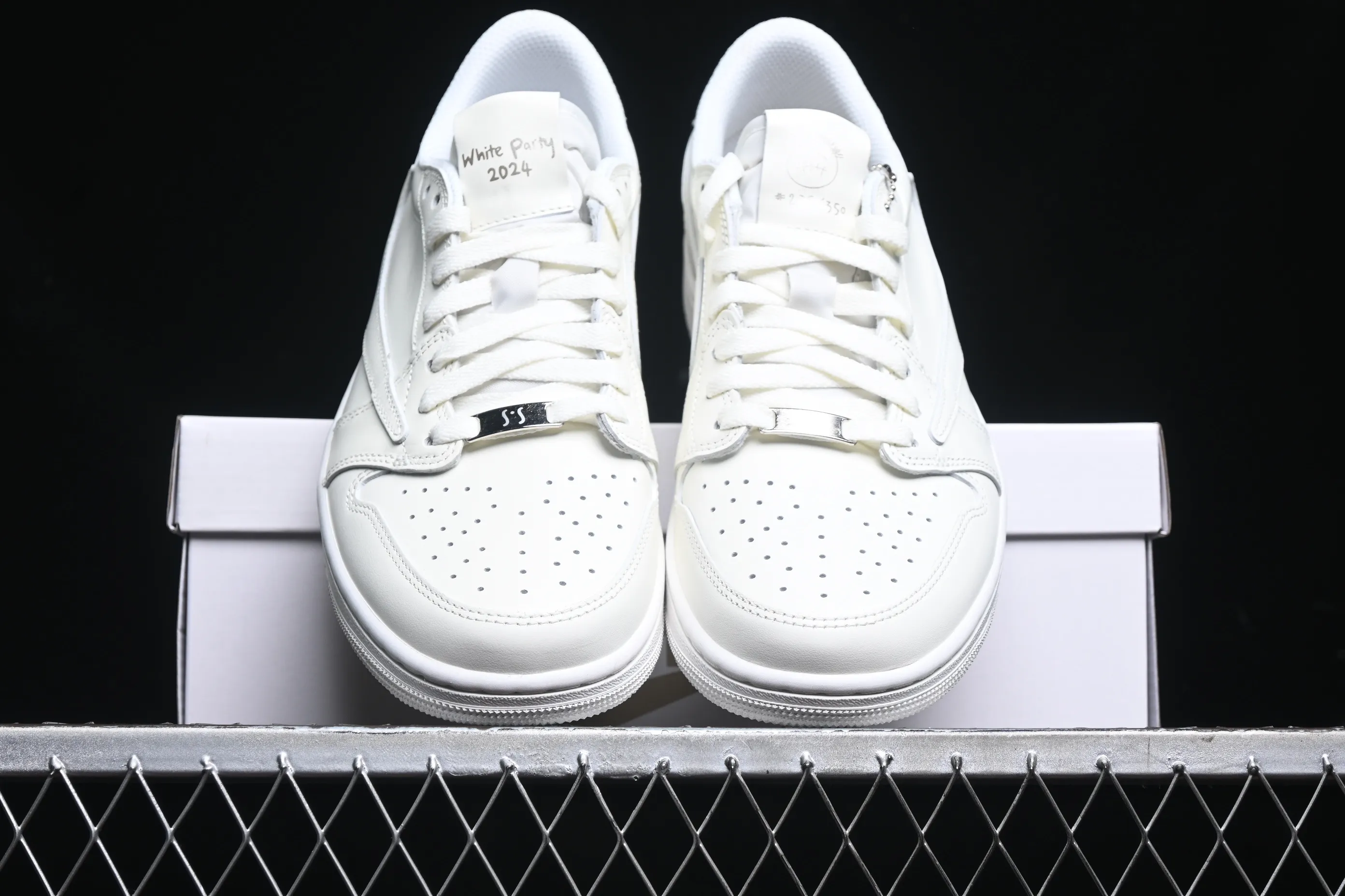 All categories Air Jordan Jordan series basketball shoes Air Jordan 1 Low Pure original Travis Scott x Air Jordan Low OG SP AJ1 Joe 1 TS joint barb low-top family and friends limited pure white TD1228-111